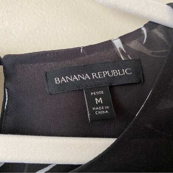 Banana Republic | Swallow Bird Print Blouse Top 3/4 Sleeves Gray White Petite M - Picture 8 of 9